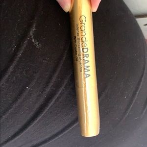 GrandeDRAMA intense thickening mascara BRAND NEW